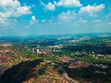 热搜第一 金饰克价突破1200元 买100克晚1年多花3万元！网友：真后悔了！